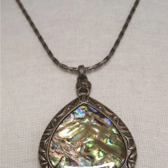 VTG RARE unique Abalone Antique Gold Tone Doublesided Pendant With Birds - Picture 6 of 6